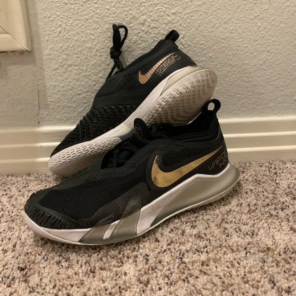 NikeCourt React Vapor NXT
Women's Hard Court Tennis Shoes